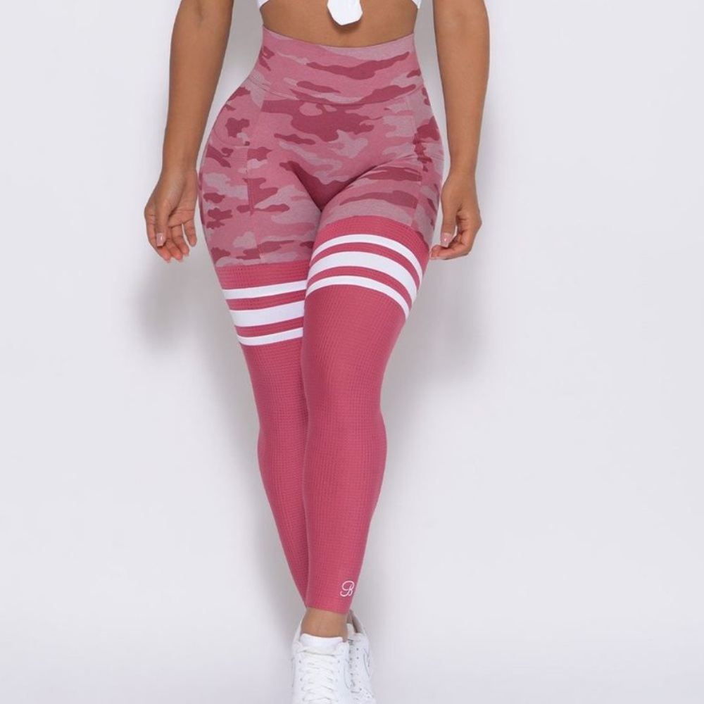 Size small leggings only !